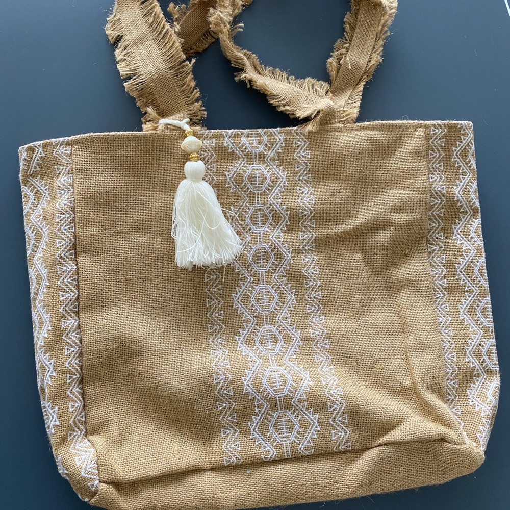 Large tote with a pouch